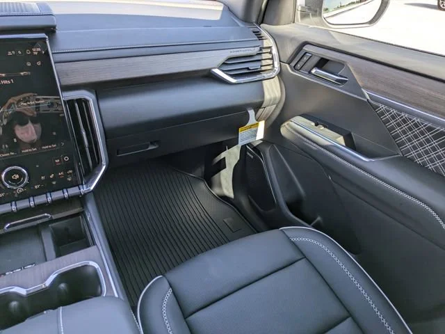 2026 GMC Acadia Denali - Photo 18
