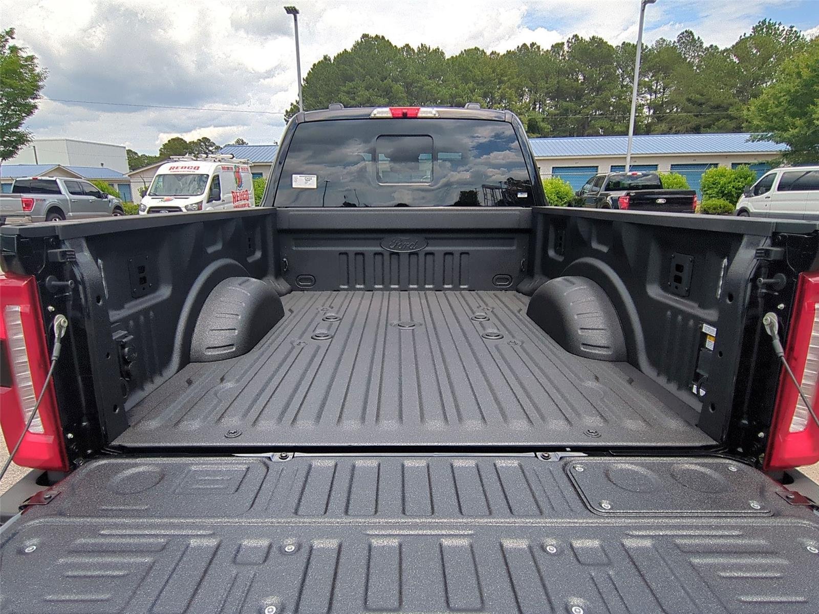 New 2026 Agate Black Metallic Ford F-250® Lariat® image 35