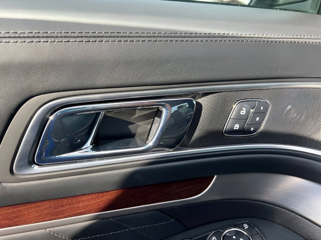 Used 2017 Blue Ford Platinum image 30
