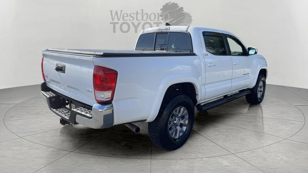 Used 2017 White Toyota SR5 image 7
