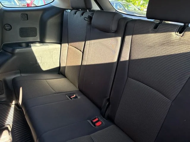 2023 Toyota Highlander LE - Photo 17