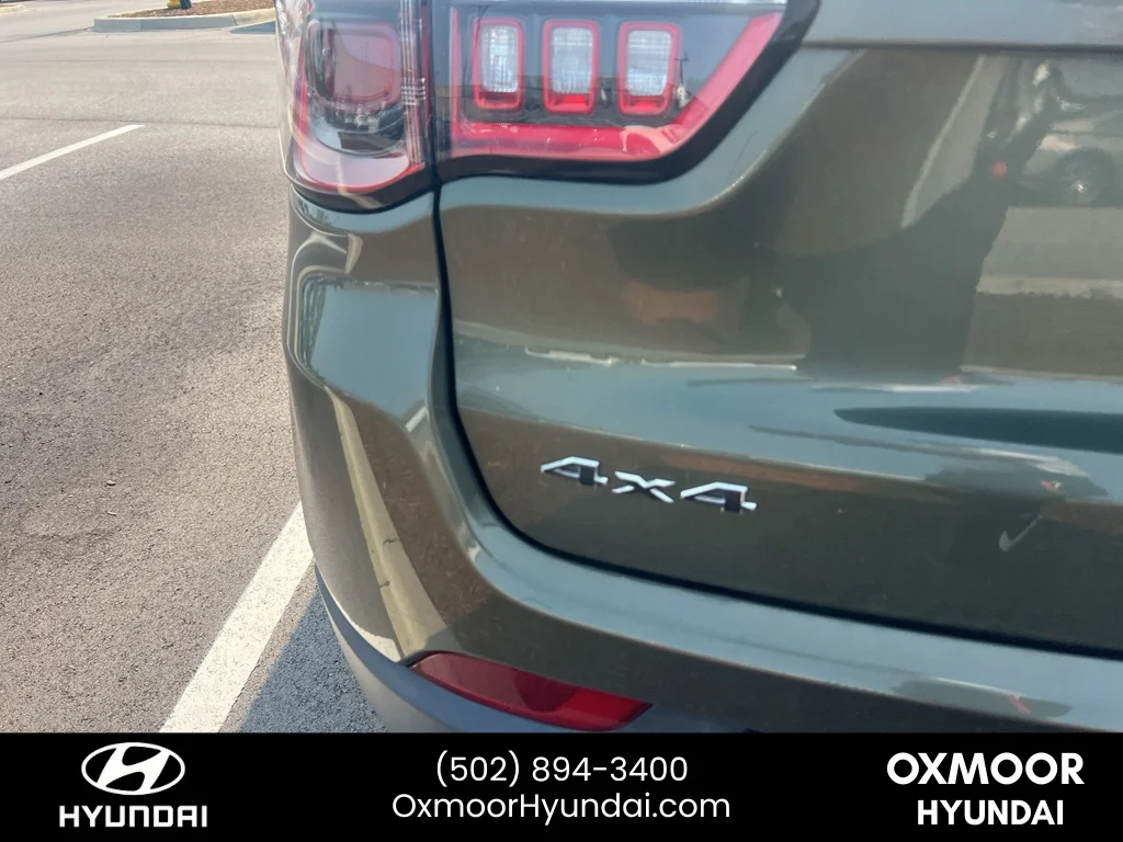 Used 2021 Olive Green Pearlcoat Jeep Latitude image 20
