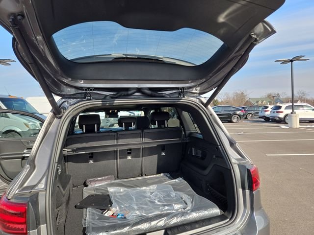 New 2026 Mountain Grey Metallic Mercedes-Benz GLB250 image 30