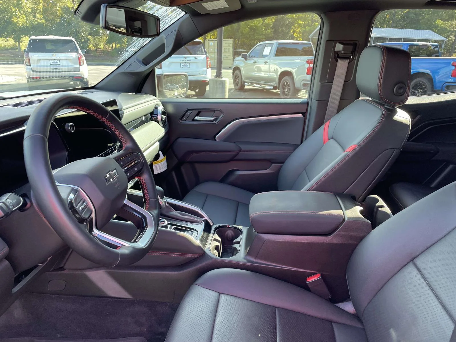 Certified Used 2025 Snowdrift Metallic Chevrolet Z71 image 17