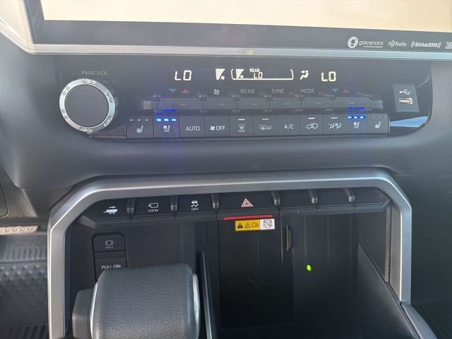 2024 Toyota Sequoia Platinum - Photo 22
