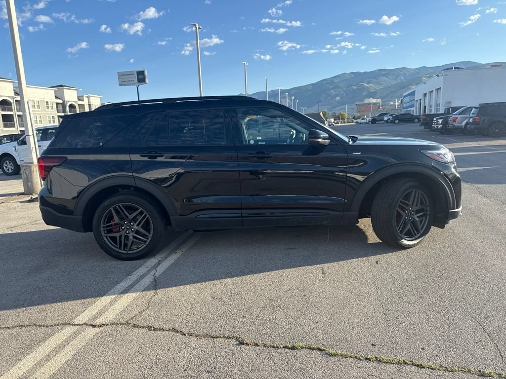 Used 2025 Black Metallic Ford ST-Line image 3
