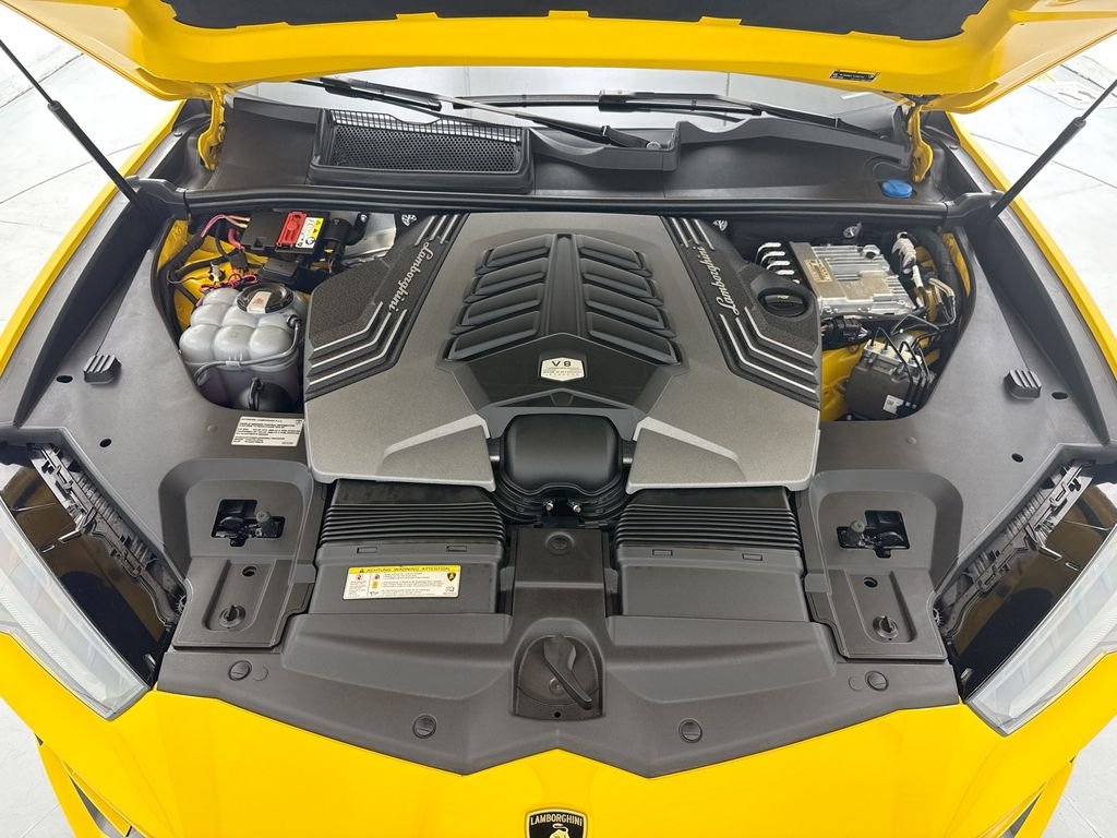 Used 2019 Black Lamborghini Base image 28