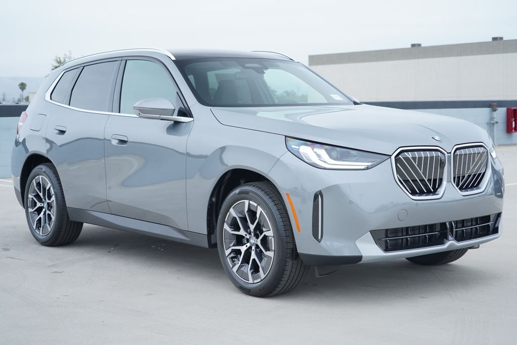 New 2026 Skyscraper Grey Metallic BMW 30 xDrive image 3