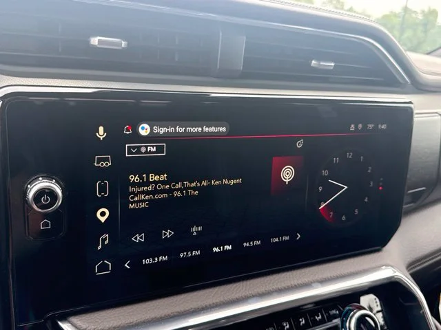 Used 2025 White GMC Denali image 31