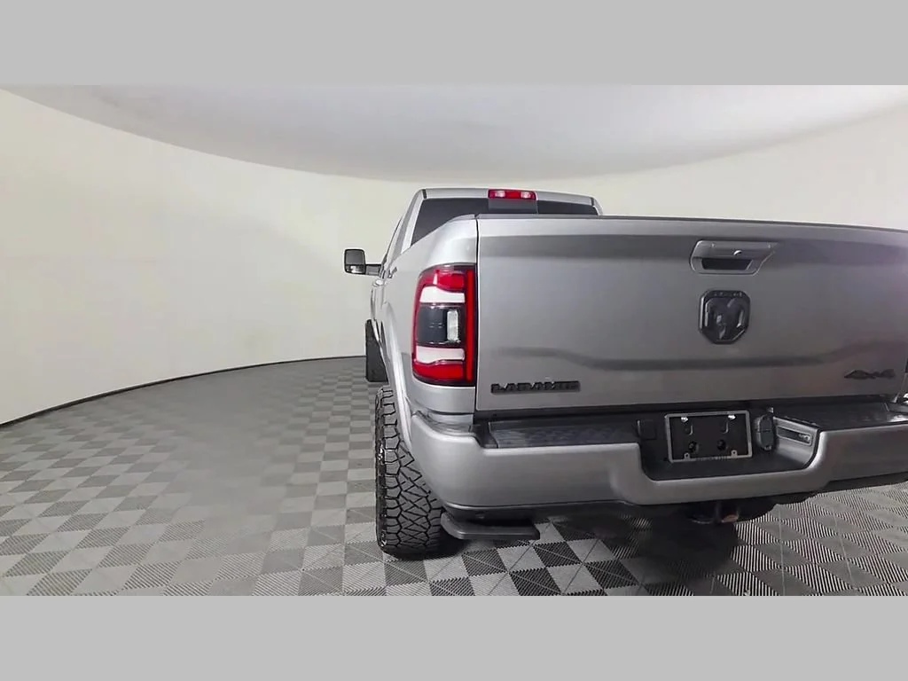 Used 2024 Billet Silver Metallic Clearcoat Ram Laramie image 46