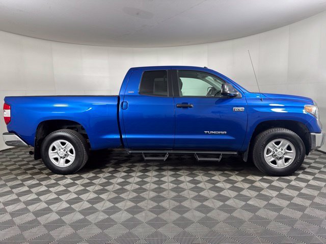 Used 2018 Blue Toyota SR5 image 2