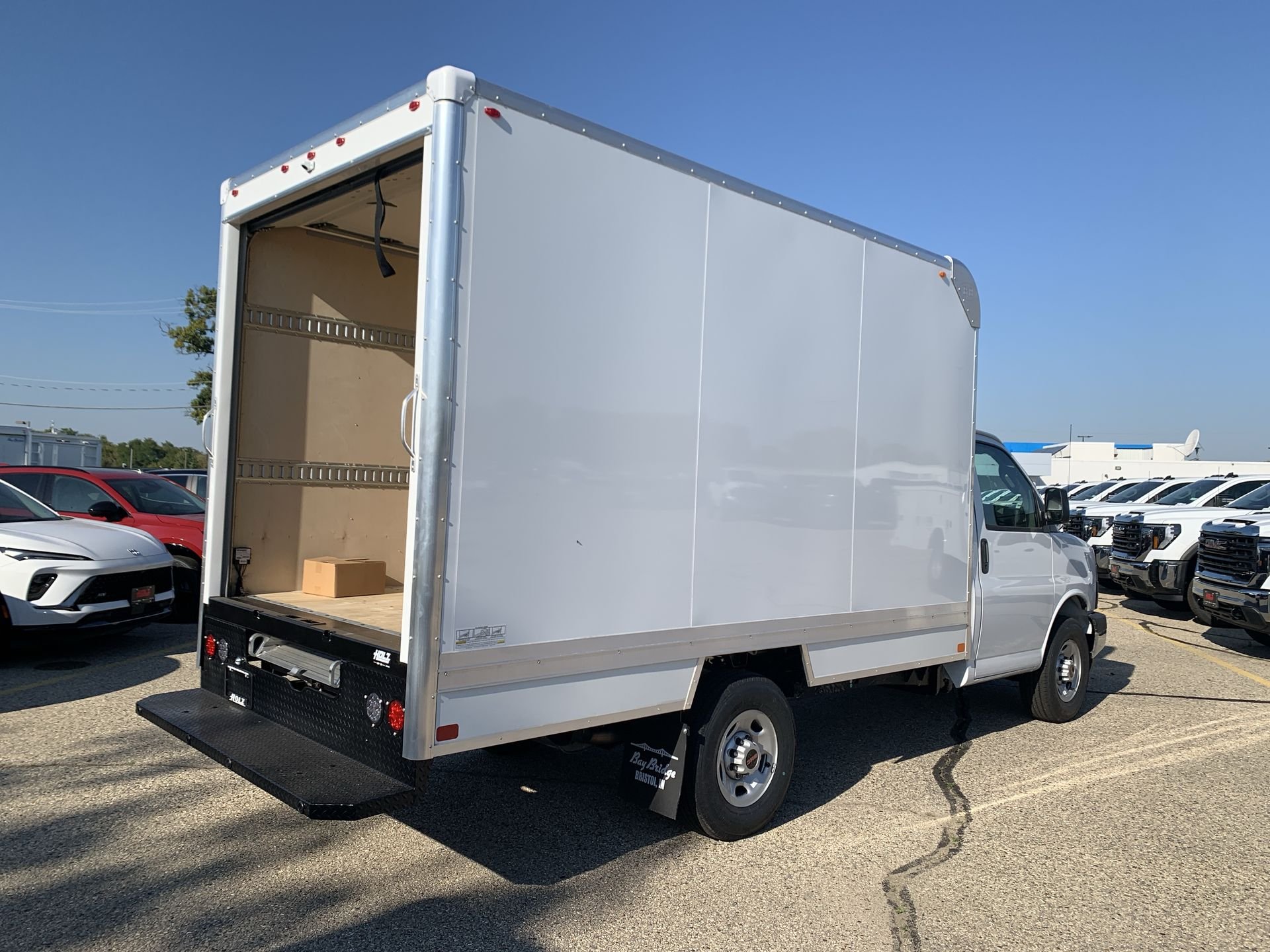 New 2025 Summit White GMC 1WT image 40