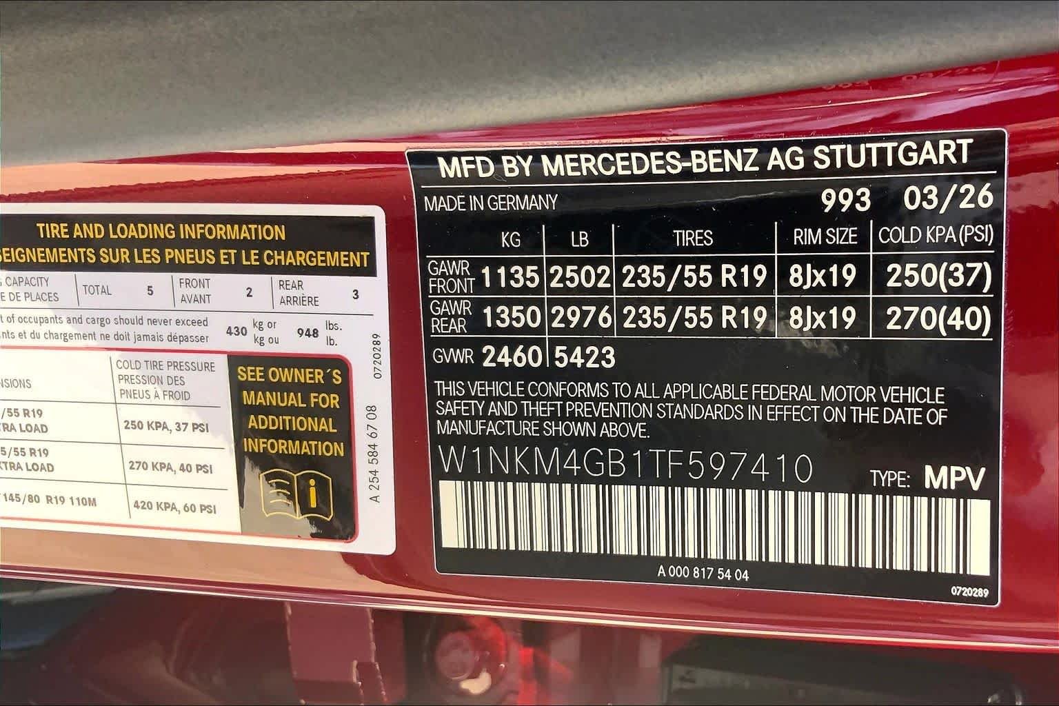 New 2026 MANUFAKTUR Patagonia Red Metallic Mercedes-Benz GLC 300 image 18