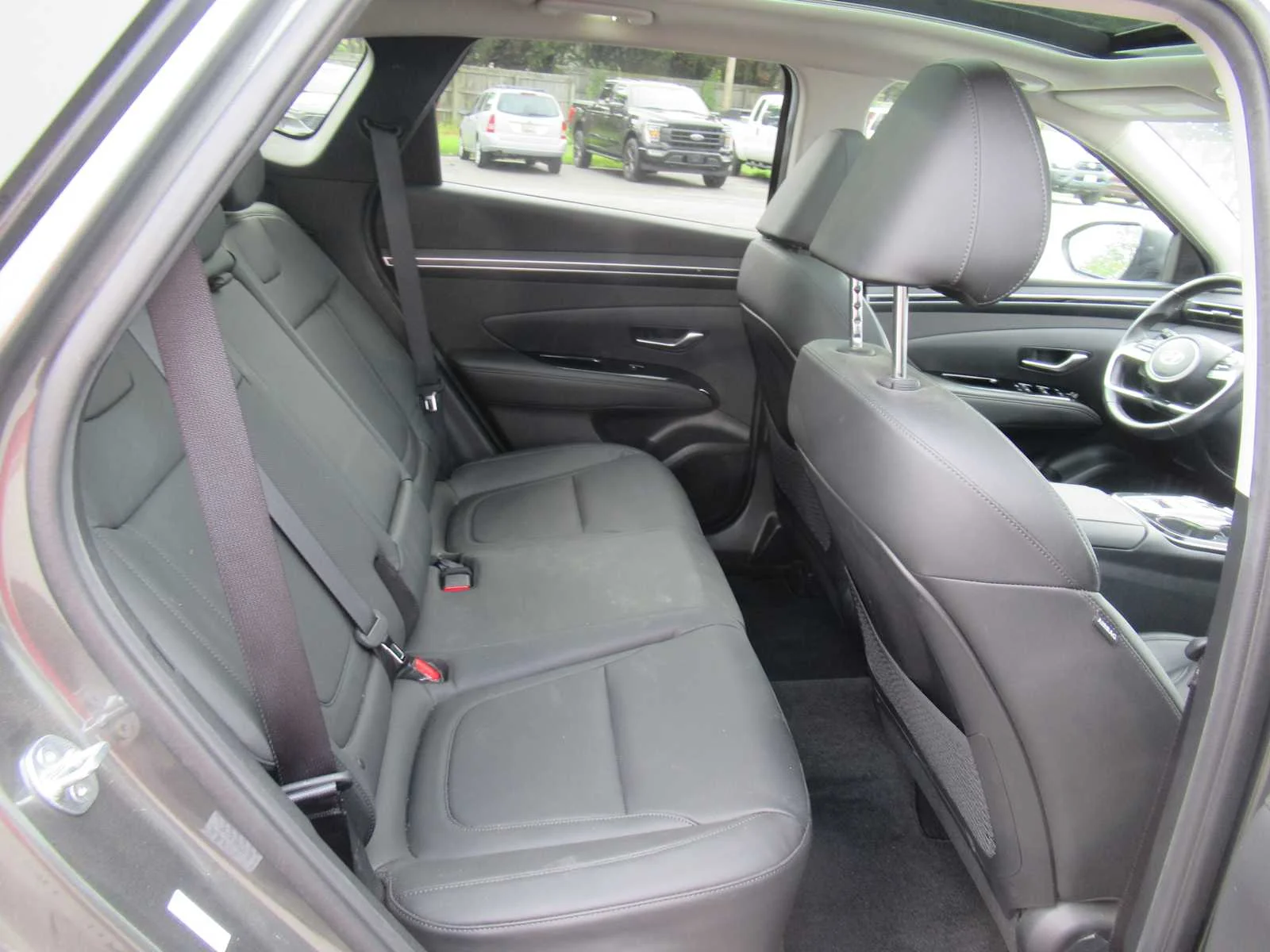 Used 2024 Amazon Gray Hyundai SEL Convenience image 22