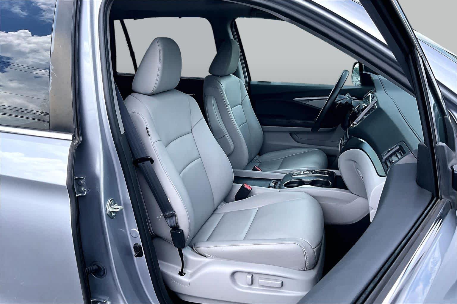 Used 2021 Lunar Silver Metallic Honda EX-L image 9