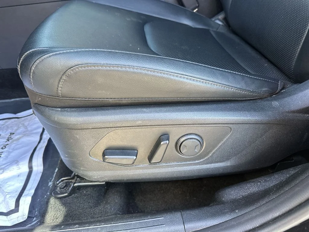 Used 2025 Black Kia EX image 14