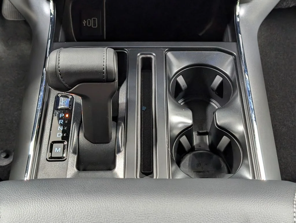 New 2026 Carbonized Gray Metallic Ford XLT image 9