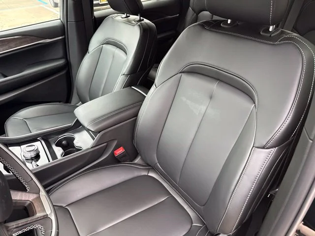 New 2027 Black Jeep Limited image 18