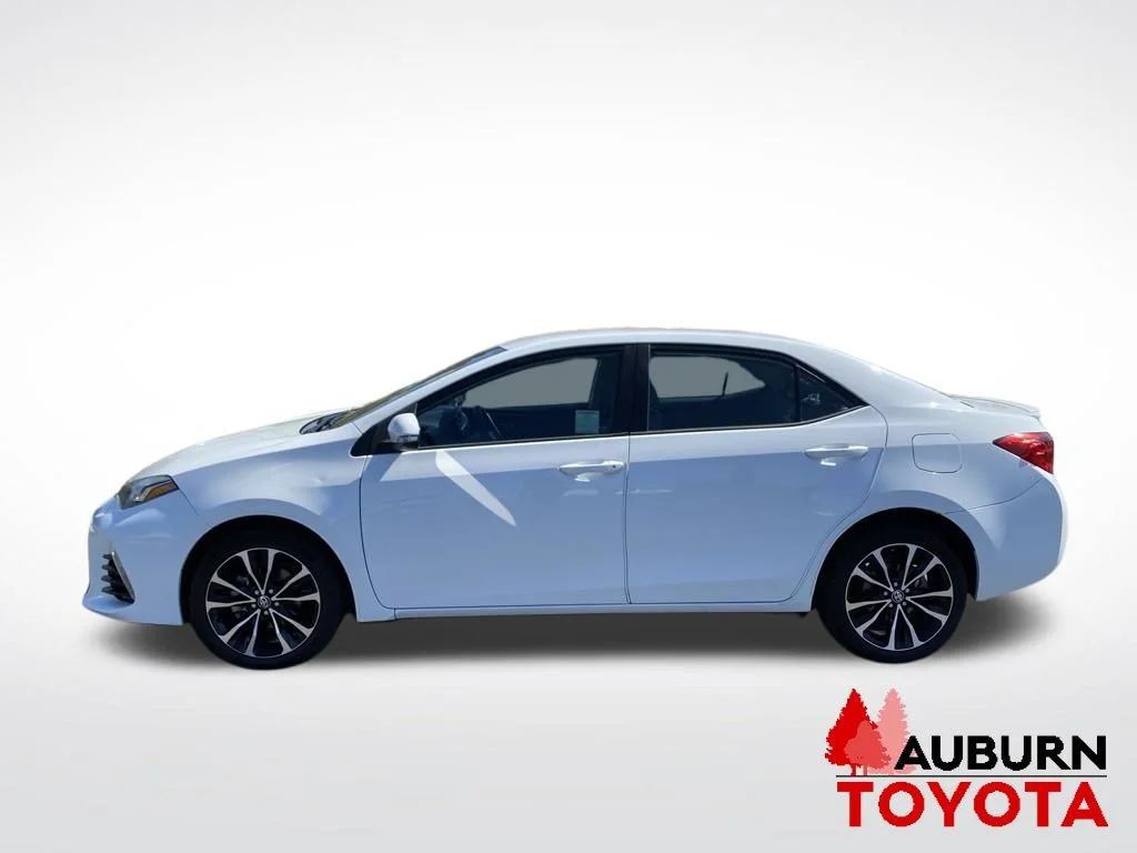 Used 2017 Ice Cap Toyota SE image 4