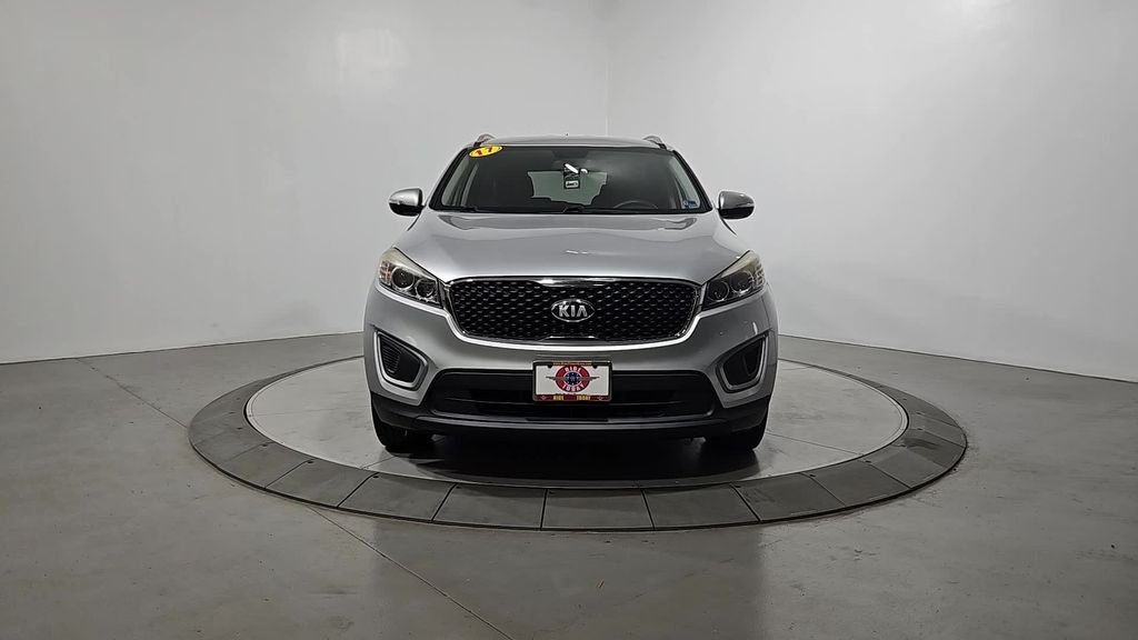 Used 2017 Silver Kia LX image 9