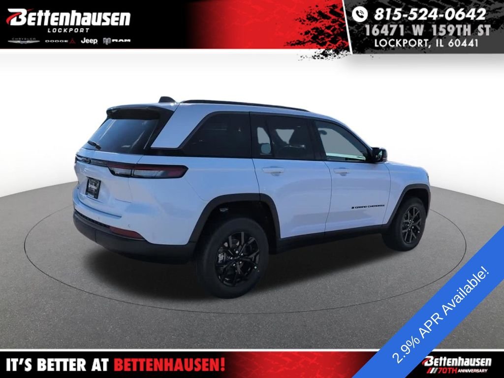 New 2026 White/off-white Jeep Laredo Altitude image 5