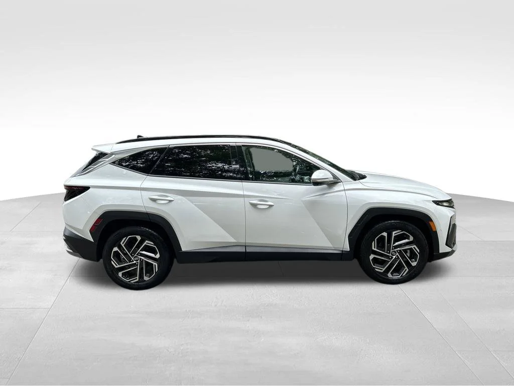 Used 2025 White Hyundai Limited image 7
