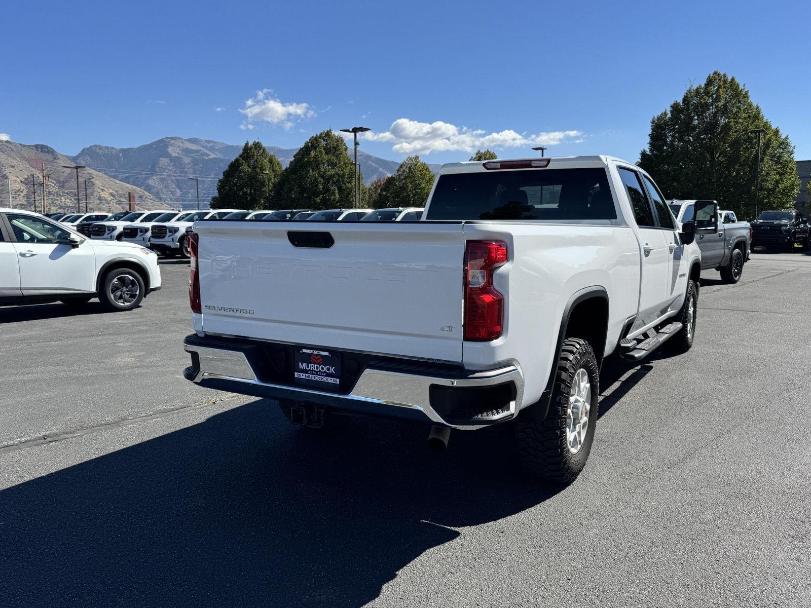 Used 2024 Summit White Chevrolet LT image 11