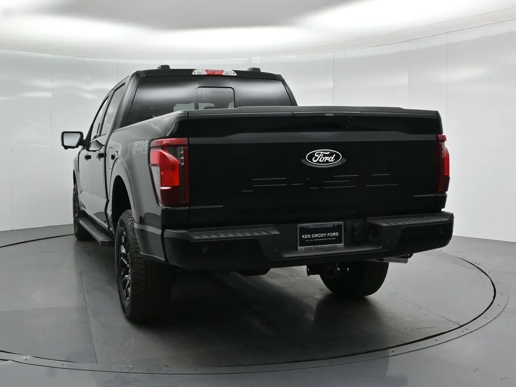 New 2026 Agate Black Metallic Ford XLT image 26
