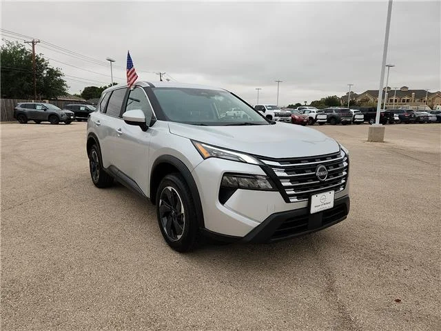 Used 2025 Brilliant Silver Metallic Nissan SV All-Wheel Drive image 7
