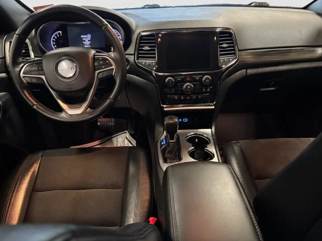 Used 2021 Silver Jeep Laredo X image 11