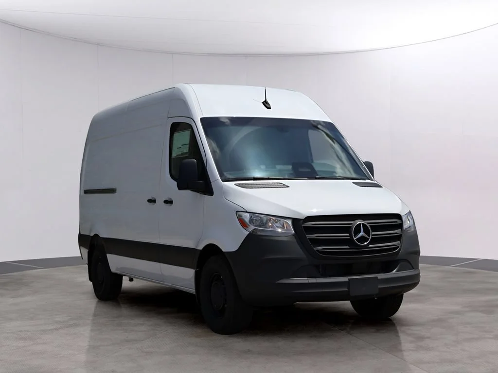 New 2025 Arctic+White Mercedes-Benz Cargo 144 WB image 45