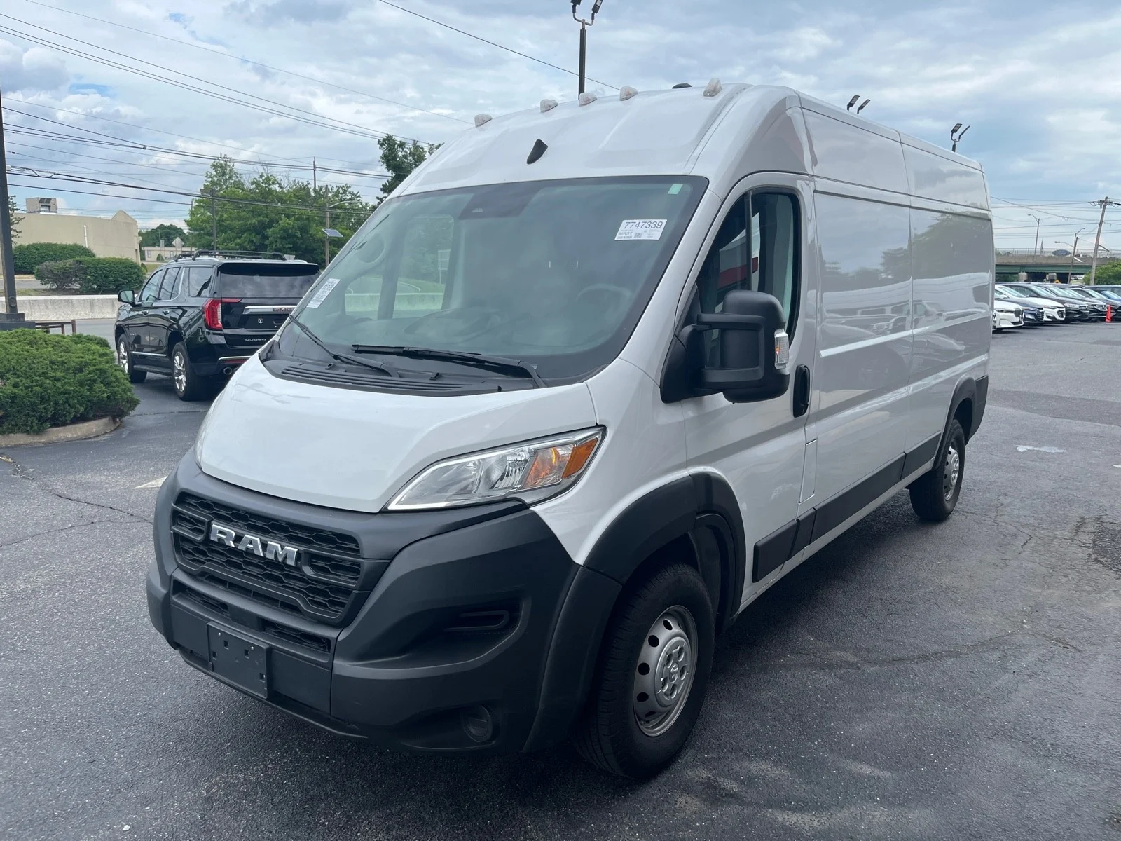 Used 2023 WHITE Ram  image 3