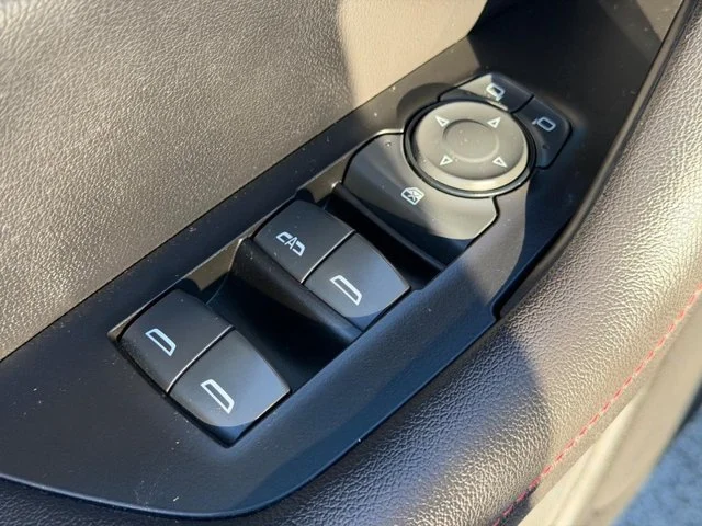 Used 2022 BLACK Chevrolet RS image 17