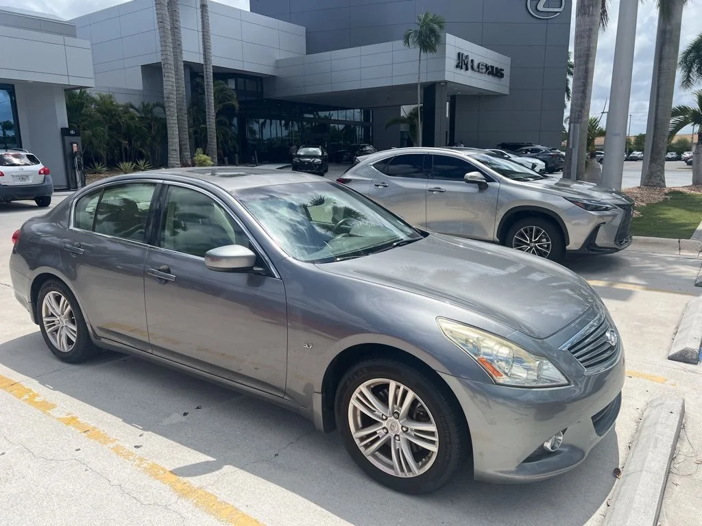 2015 INFINITI Q40 3.7's photo