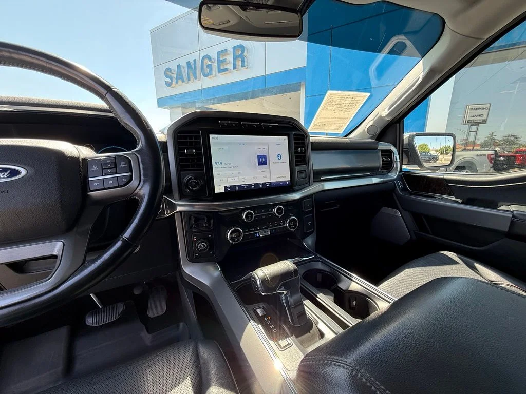 Used 2021 White Ford Lariat image 24