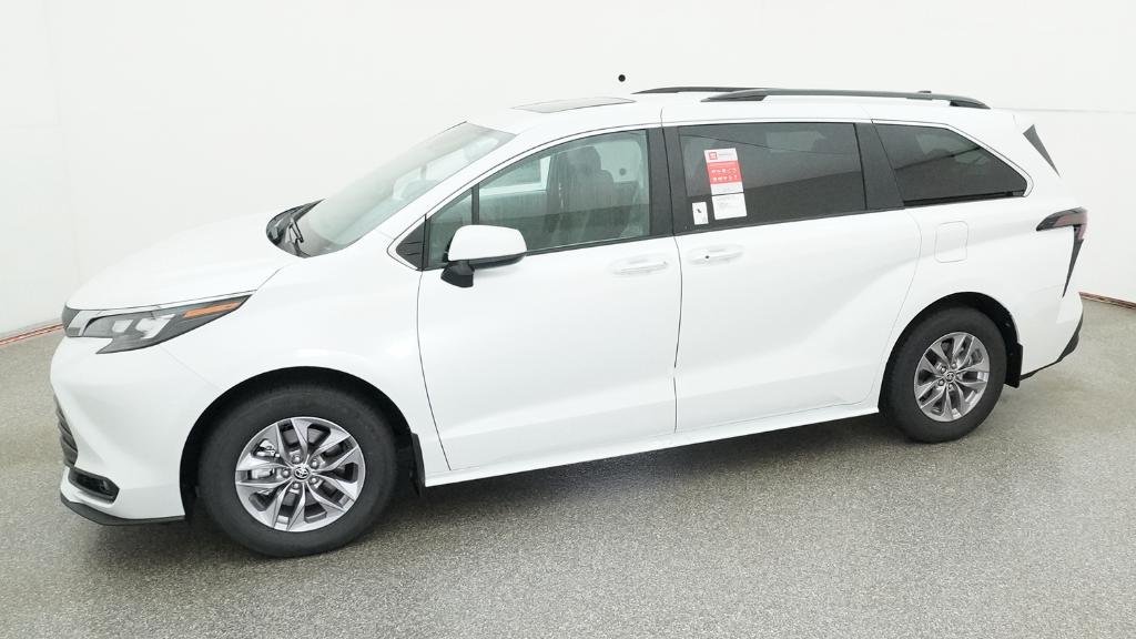 New 2026 Wind Chill Pearl Toyota XLE image 9