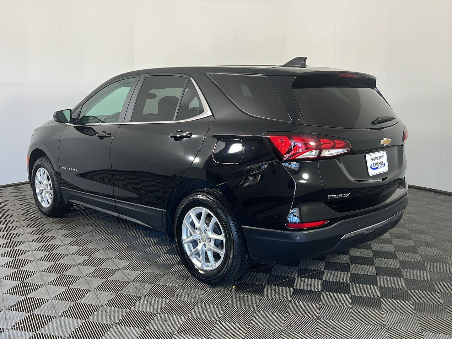 Used 2024 Black Metallic Chevrolet LT image 27
