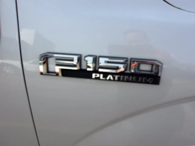 Used 2018 White Ford Platinum image 3