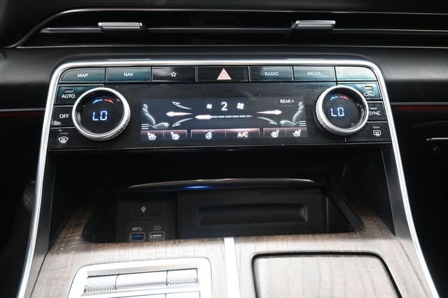 Used 2023 White Genesis 3.5T image 4