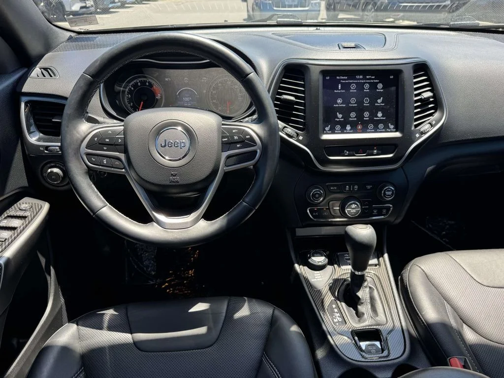 Used 2021 Green Jeep Latitude Lux image 17