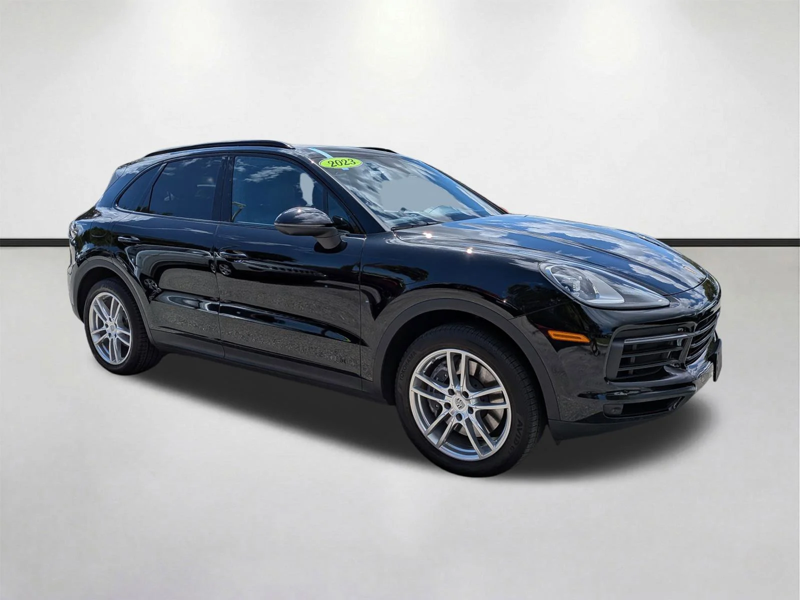 2023 Porsche Cayenne Platinum Edition's photo