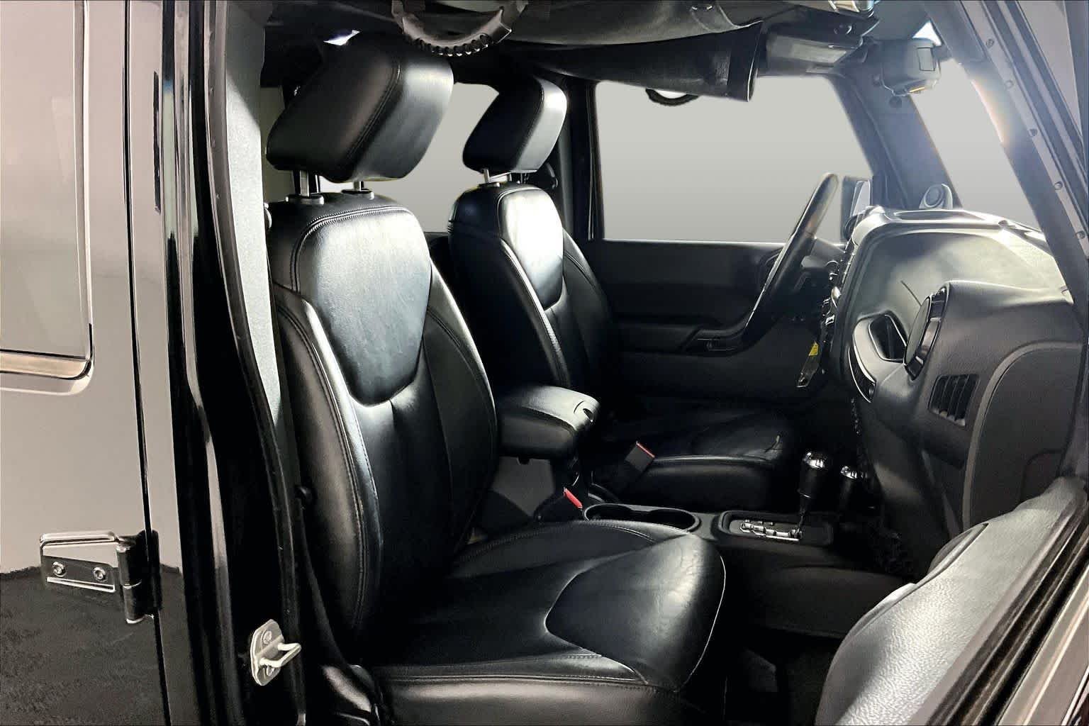 Used 2014 Black Clearcoat Jeep Altitude image 9
