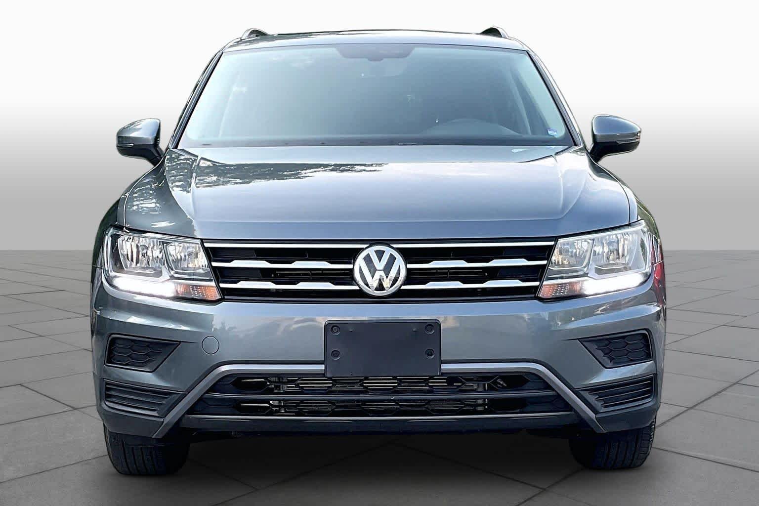 Used 2021 Platinum Gray Metallic Volkswagen SE image 3