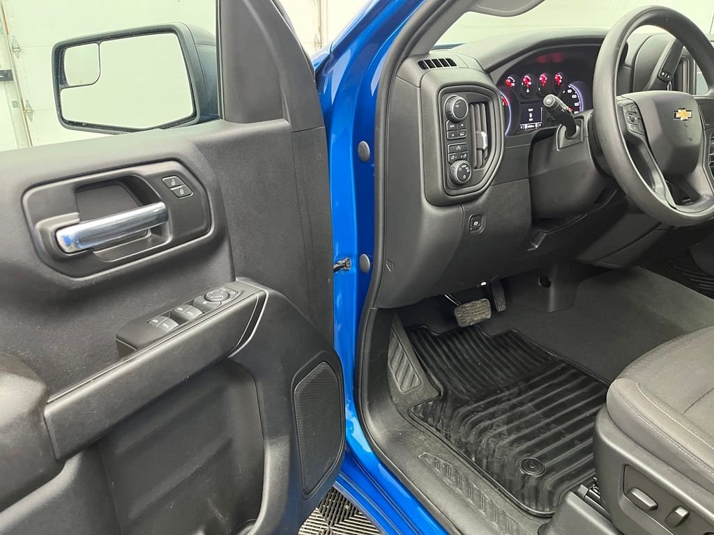 Used 2022 Glacier Blue Metallic Chevrolet Custom image 16