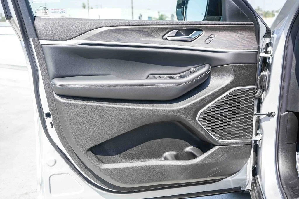 New 2026 Silver Jeep Limited image 22