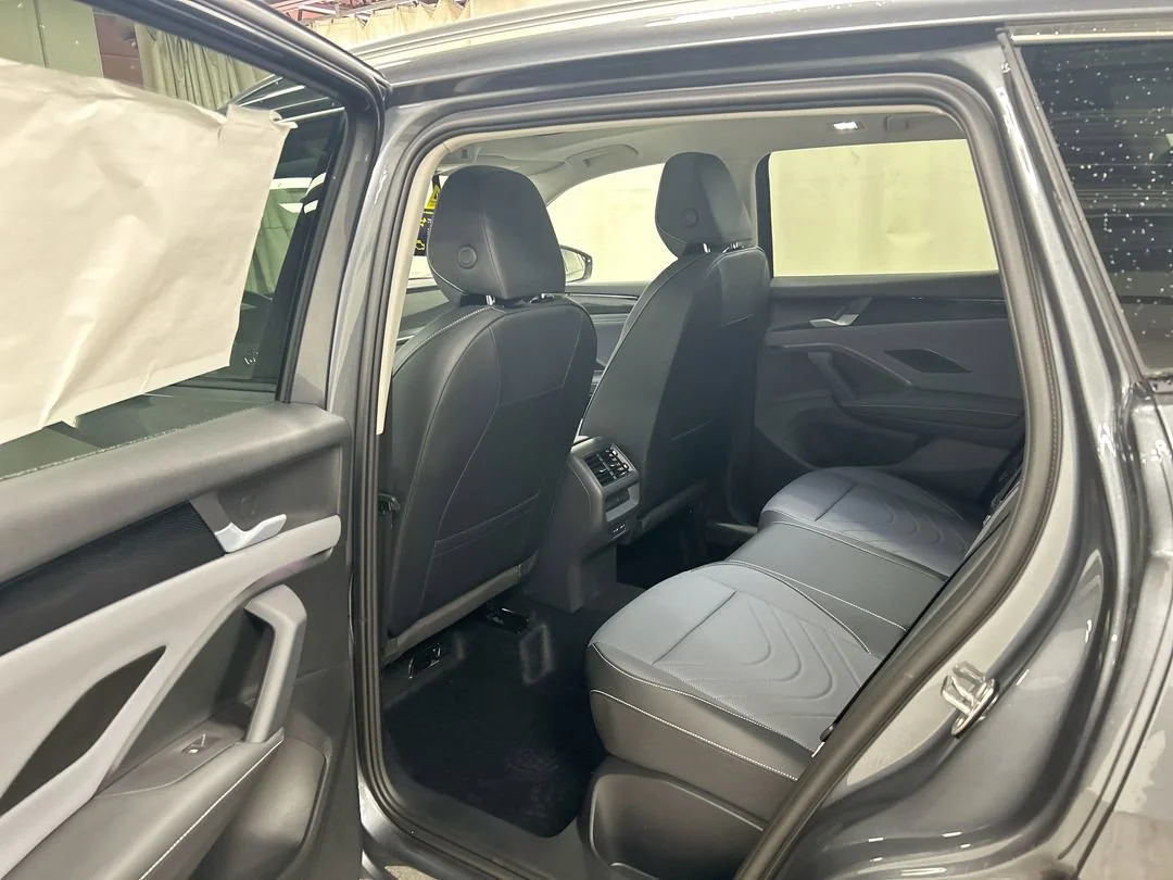 New 2026 Platinum Gray Metallic Volkswagen SE image 18