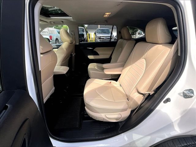 Used 2023 Beige Toyota XLE image 22