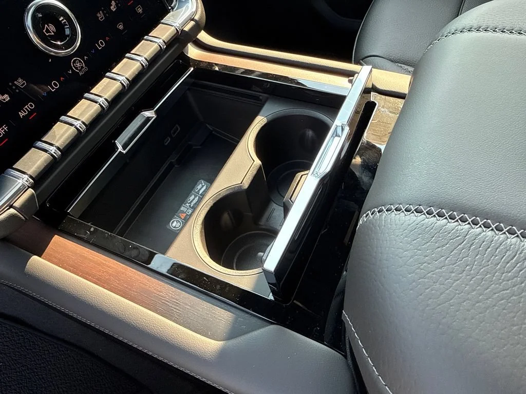 2026 GMC Yukon XL Denali - Photo 24