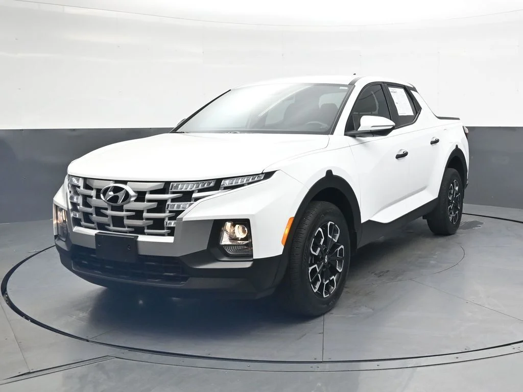 Used 2023 White Hyundai SEL image 13
