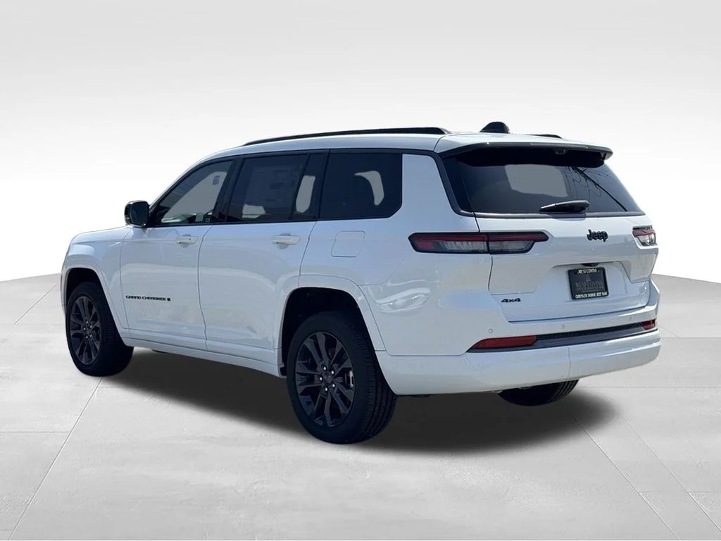 New 2026 Bright White Clear-Coat Exterior Paint Jeep Limited image 11
